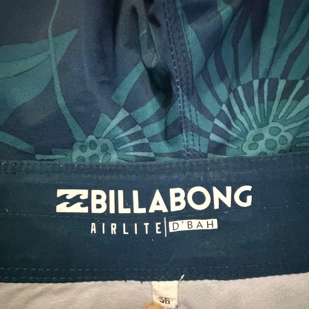 Billabong Airlite DBah Board Shorts Mens 36 Teal Floral Palm Print M103NBDB